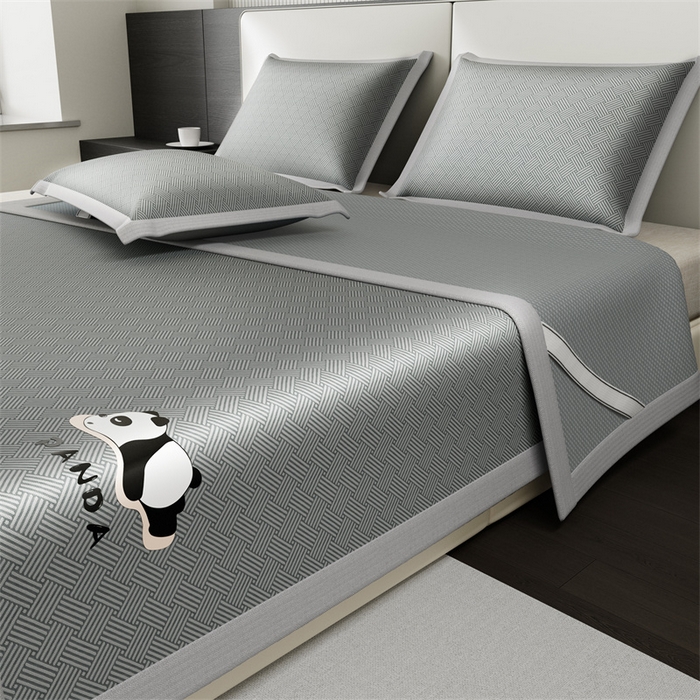 91家纺网 家纺一手货源 找家纺 叠派家纺  2025新款5A抗菌A类冰丝凉席-饼干花熊猫款 熊猫-灰色