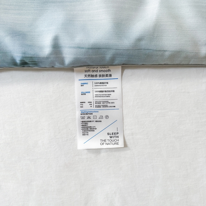 91家纺网 家纺一手货源 找家纺 2025新款仿色织提花数码印花轻奢风水洗棉夏被 琉璃雨-蓝