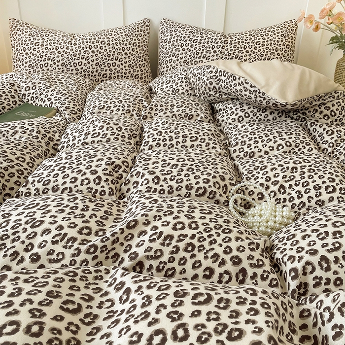 91家纺网 家纺一手货源 找家纺 汣沐生活 2025新款针织棉印花款四件套 小时代-咖