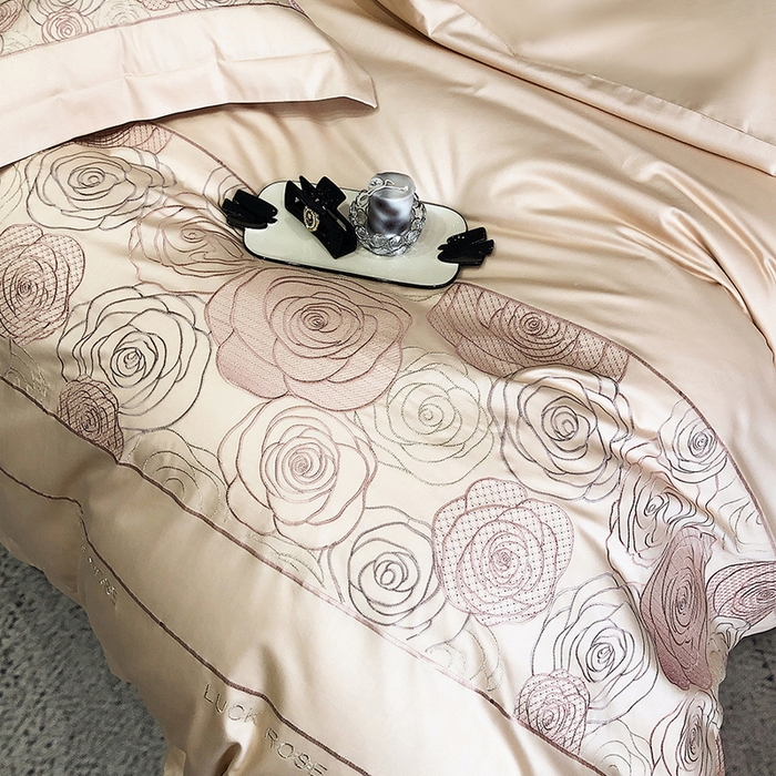 91家纺网 家纺一手货源 找家纺 慕晨家纺 2025新款40s全棉重工刺绣四件套 晨雾花漾 驼