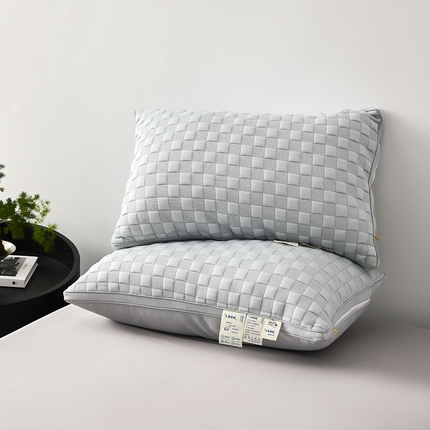 91家纺网 家纺一手货源 找家纺 （总）珍贝家纺 2025新款超柔针织纯色小方块羽丝枕枕头枕芯