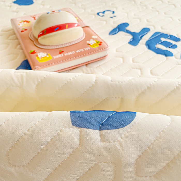 91家纺网 家纺一手货源 找家纺 富馨莱 2025新款A类凉感丝空气纤维凉席学生款 蓝色梦幻