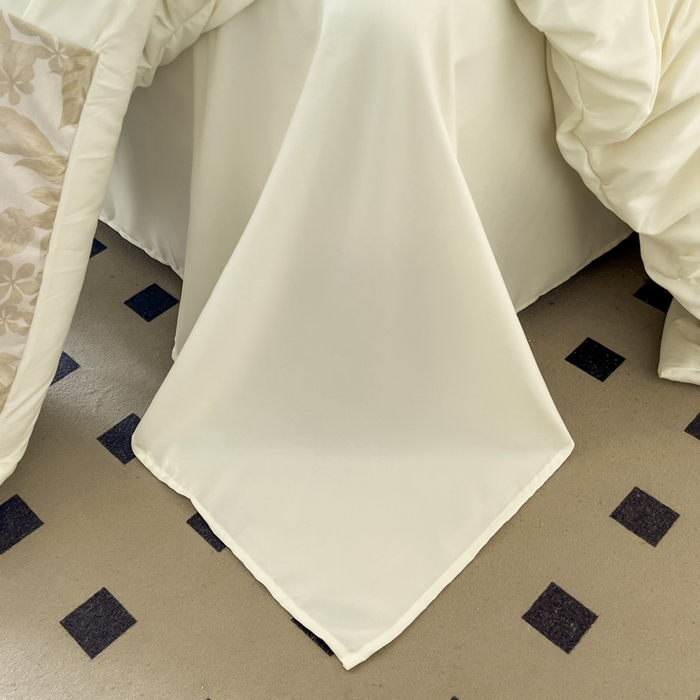 91家纺网 家纺一手货源 找家纺 千希家纺 2025新款120克斜纹水洗棉数码印花拼接荷叶边工艺款四件套 薄荷少女-绿