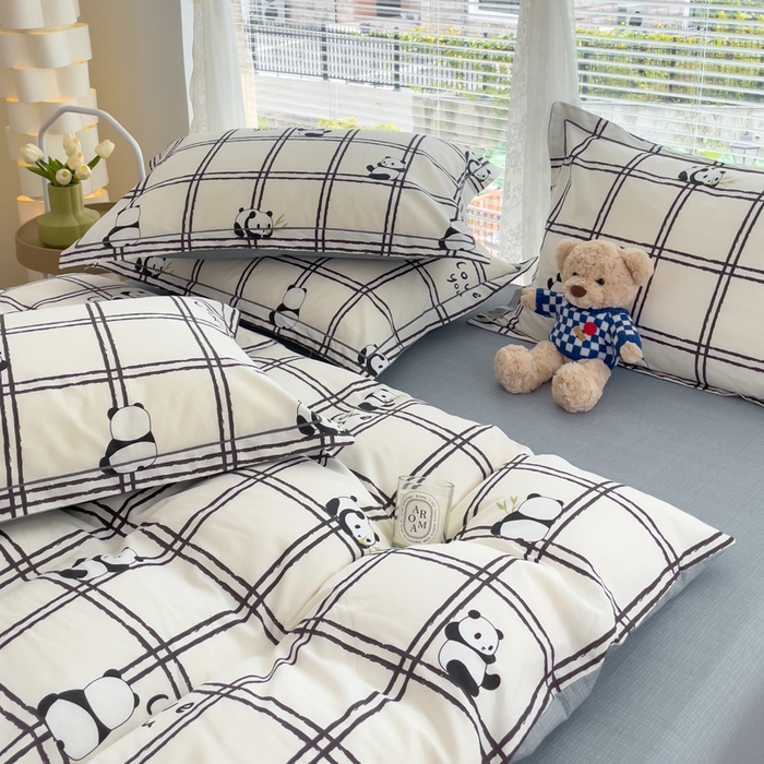 91家纺网 家纺一手货源 找家纺 铭博家纺 新款直播爆款网红全棉四件套13070印花吊边一字绣纯棉被套工艺款 趣味熊猫