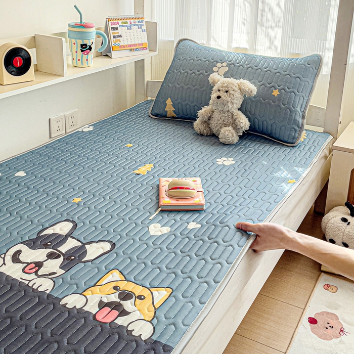 91家纺网 家纺一手货源 找家纺 富馨莱 2025新款A类凉感丝空气纤维凉席学生款 柯基