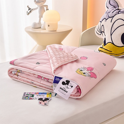 91家纺网 家纺一手货源 找家纺 嗨生活 嗨生活 2025年迪士尼凉感丝冰豆豆被 夏被 夏凉被 儿童夏被 幼儿园夏被 直播首选 黛丝