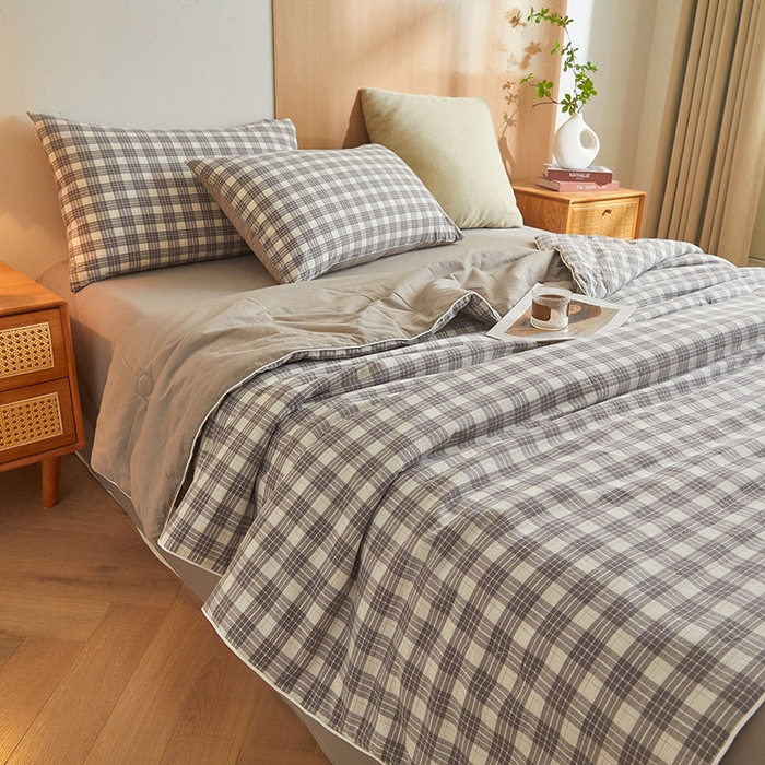 91家纺网 家纺一手货源 找家纺 金喜2025 新款全棉夏被四件套色织水洗棉夏被夏凉被春秋被冬被四件套-羽丝棉被四件套系列 澳白灰