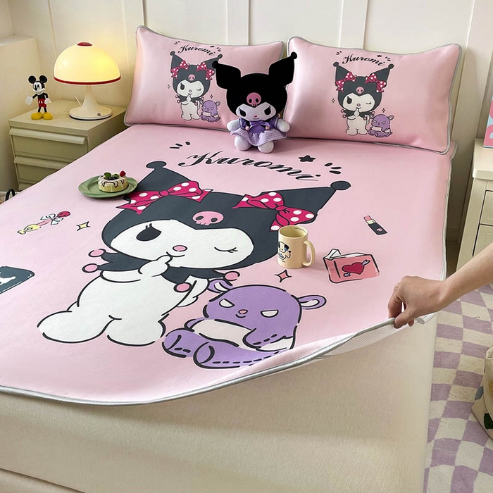 91家纺网 家纺一手货源 找家纺 米帛家纺 2025新款大版三丽鸥碳光冰丝软凉席绑带款 粉色酷洛米