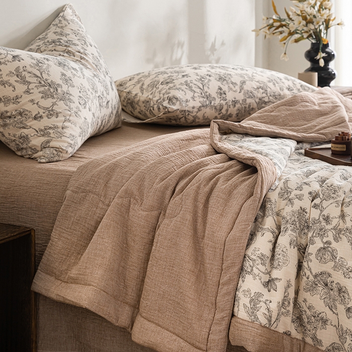 91家纺网 家纺一手货源 找家纺 吾诺 2025新建全棉印花泡泡双层纱大豆夏被子被芯全棉夏被四件套夏凉被空调被 蝶恋