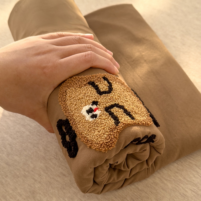 91家纺网 家纺一手货源 找家纺 曼谷家纺 2025新款软糯毛巾绣水洗棉床单床笠枕套纯色床单床笠枕套单品 吐司-咖啡