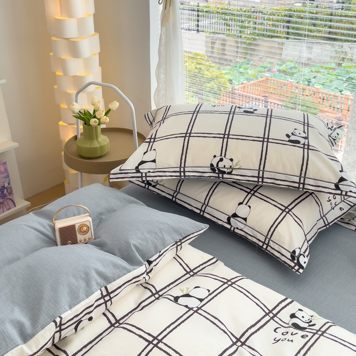 91家纺网 家纺一手货源 找家纺 铭博家纺 新款直播爆款网红全棉四件套13070印花吊边一字绣纯棉被套工艺款 趣味熊猫