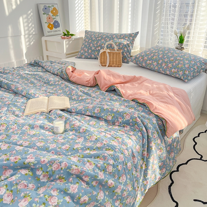 91家纺网 家纺一手货源 找家纺 太阳树家纺 2025新款A类母婴级双层纱大豆被大豆纤维夏被 玫瑰花园