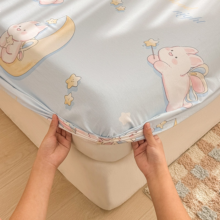 91家纺网 家纺一手货源 找家纺 2025新款12868全棉套件单品系列二单床笠 月亮兔