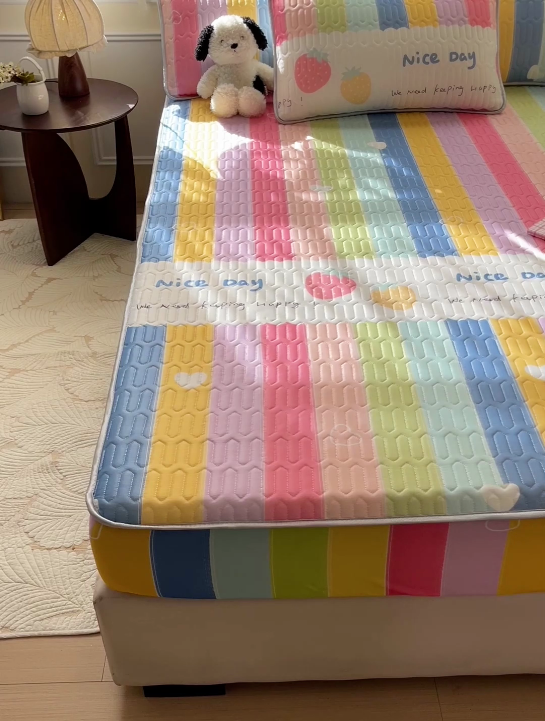 91家纺网 家纺一手货源 找家纺 富馨莱 2025新款A类凉感丝空气纤维凉席床笠款 彩虹桥