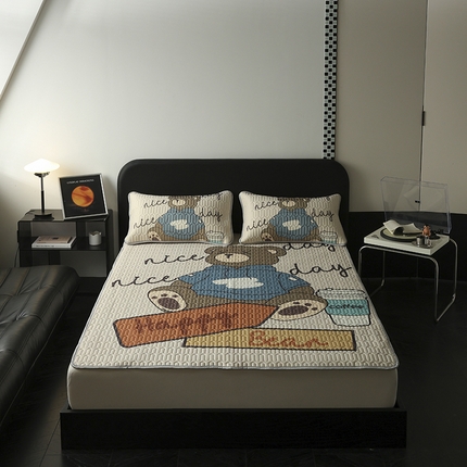 91家纺网 家纺一手货源 找家纺 圣比熊 2025新款大版印花纯色0.5乳胶凉席床笠款床裙款凉席三件套 床单款-咖啡熊