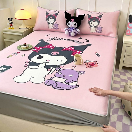 91家纺网 家纺一手货源 找家纺 米帛家纺 2025新款大版三丽鸥碳光冰丝软凉席床笠款 粉色酷洛米