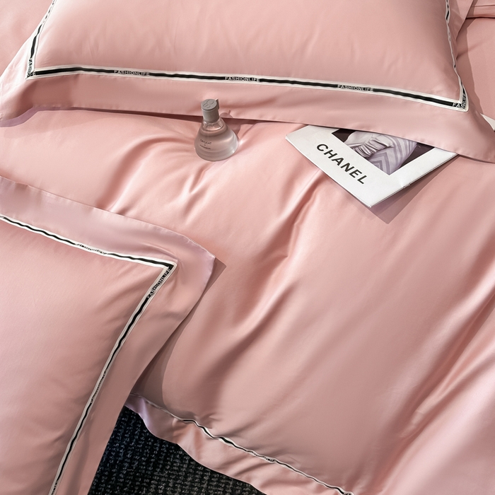 91家纺网 家纺一手货源 找家纺 魅都 2025新款100支长绒棉简约织带轻奢风四件套-罗伊 亮粉