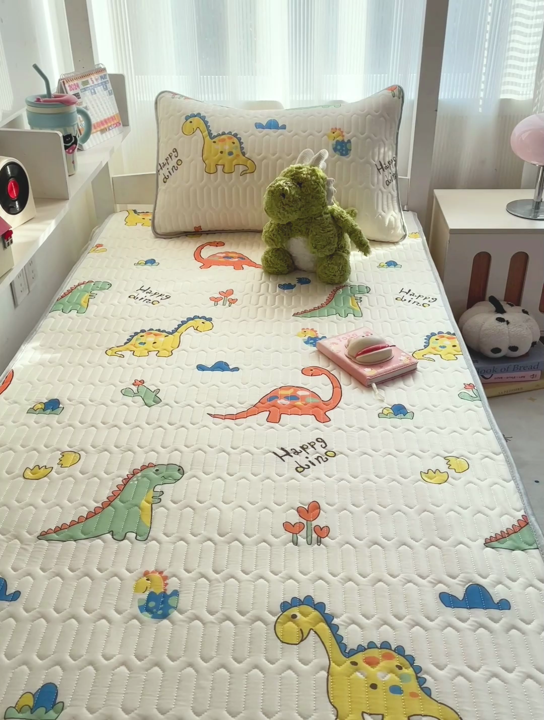 91家纺网 家纺一手货源 找家纺 富馨莱 2025新款A类凉感丝空气纤维凉席学生款 小恐龙