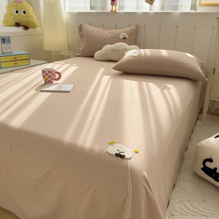 91家纺网 家纺一手货源 找家纺 曼谷家纺 2025新款软糯毛巾绣水洗棉床单床笠枕套纯色床单床笠枕套单品 小白云-奶茶