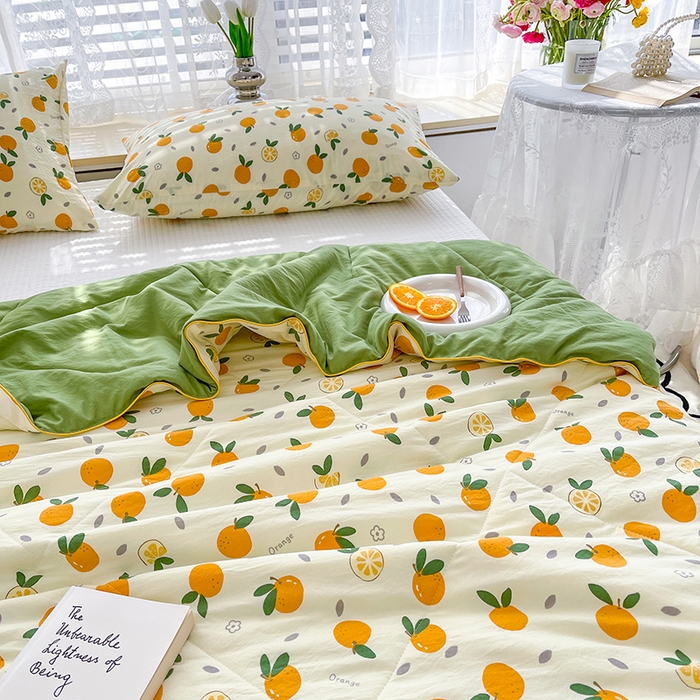 91家纺网 家纺一手货源 找家纺 太阳树家纺 2025新款A类母婴级双层纱大豆被大豆纤维夏被 小橘子