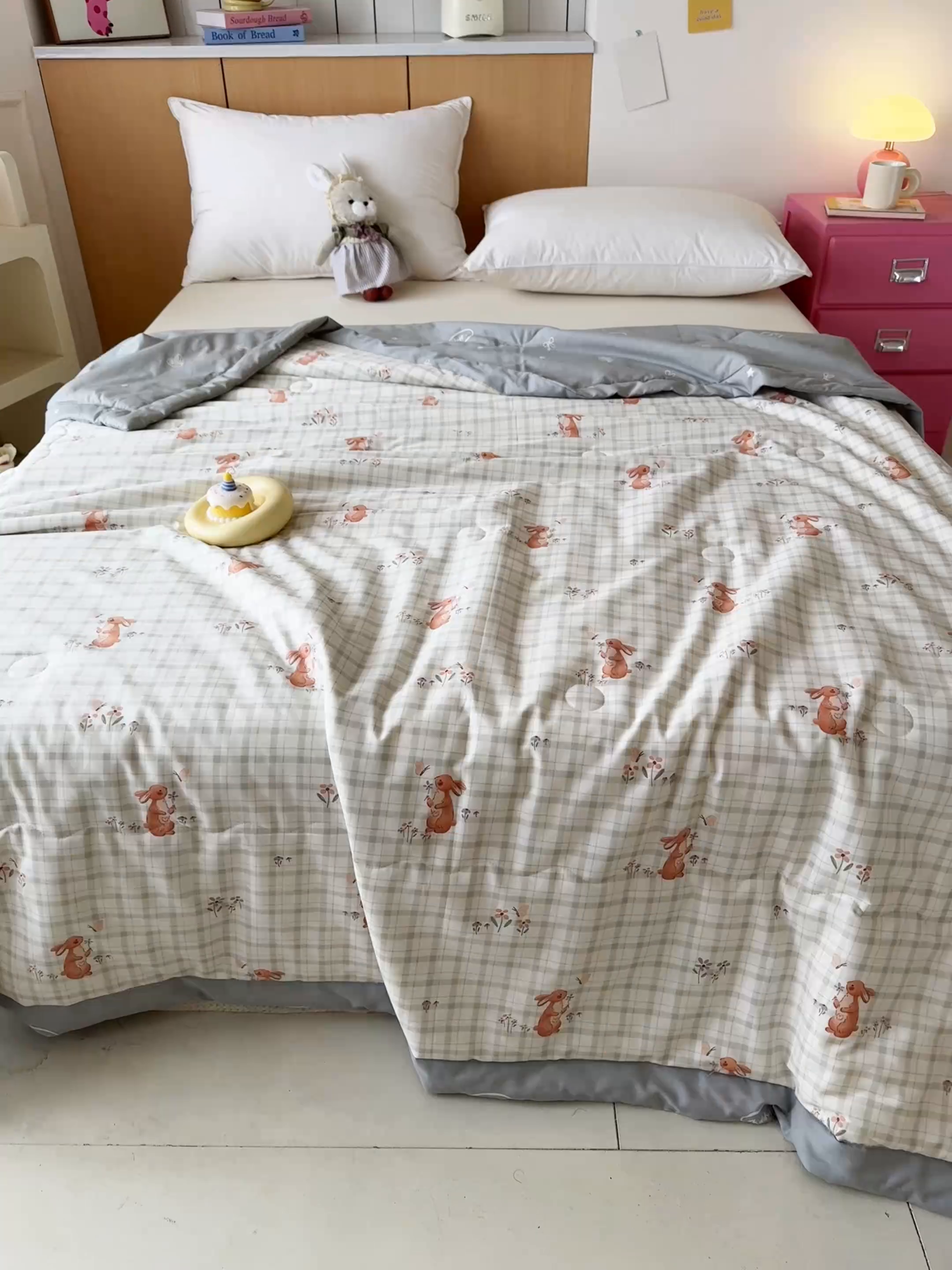 91家纺网 家纺一手货源 找家纺 宜梦家居【需要买家秀请联系老板】 2025新款双面纯棉夏被夏凉被系列 花海丛兔