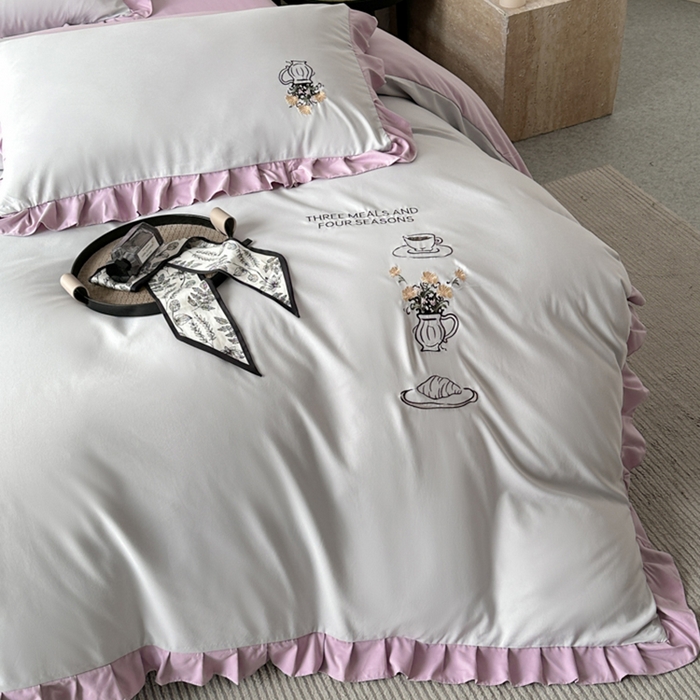 91家纺网 家纺一手货源 找家纺 汣沐生活 2025新款亲肤绣花花边四件套 浅灰-香芋紫-田园生活