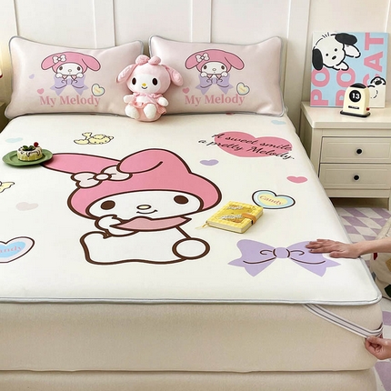 91家纺网 家纺一手货源 找家纺 米帛家纺 2025新款大版三丽鸥碳光冰丝软凉席绑带款 糖果美乐蒂