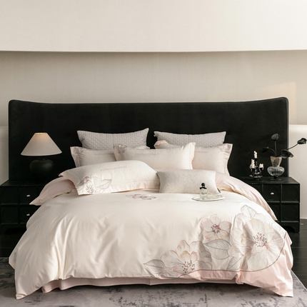 91家纺网 家纺一手货源 找家纺 万盛家纺2025年全棉刺绣四件套 茶白-蝴蝶粉