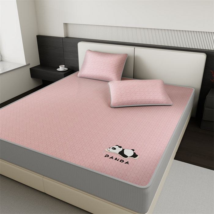 91家纺网 家纺一手货源 找家纺 （总）叠派家纺  2025新款5A抗菌A类冰丝凉席-饼干花熊猫款