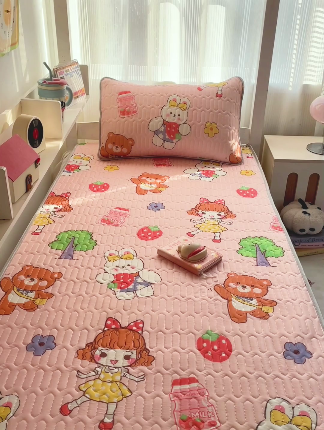 91家纺网 家纺一手货源 找家纺 富馨莱 2025新款A类凉感丝空气纤维凉席学生款 小兔姑娘