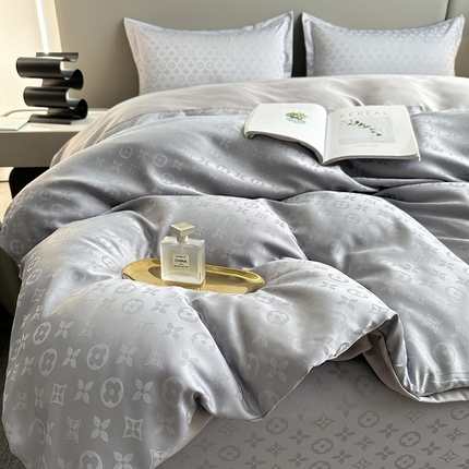 91家纺网 家纺一手货源 找家纺 （总）云玲时尚 2025新款大牌风60S提花纯色轻奢贡缎水洗真丝单品被套