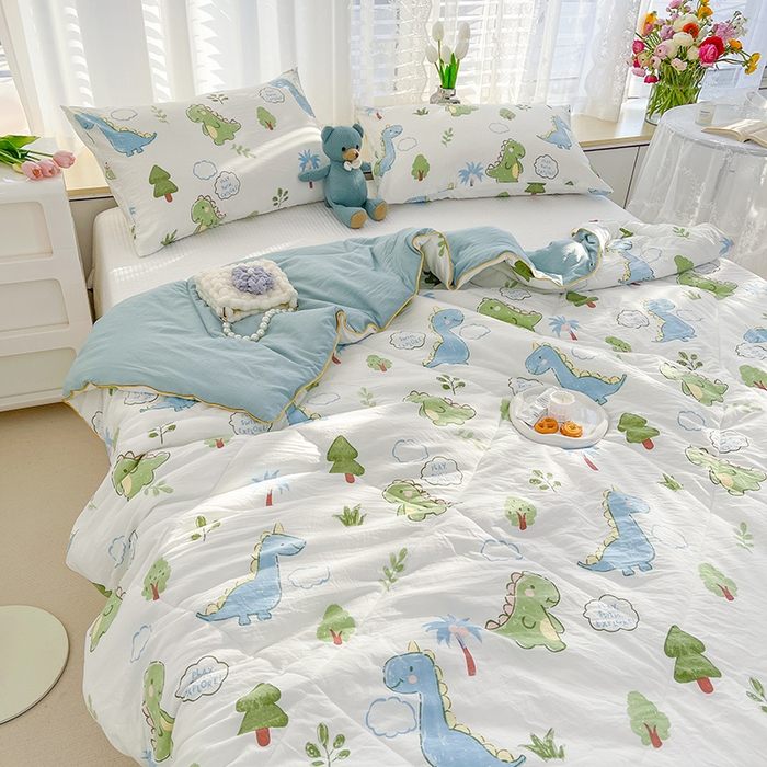 91家纺网 家纺一手货源 找家纺 太阳树家纺 2025新款A类母婴级双层纱大豆被大豆纤维夏被 恐龙星球