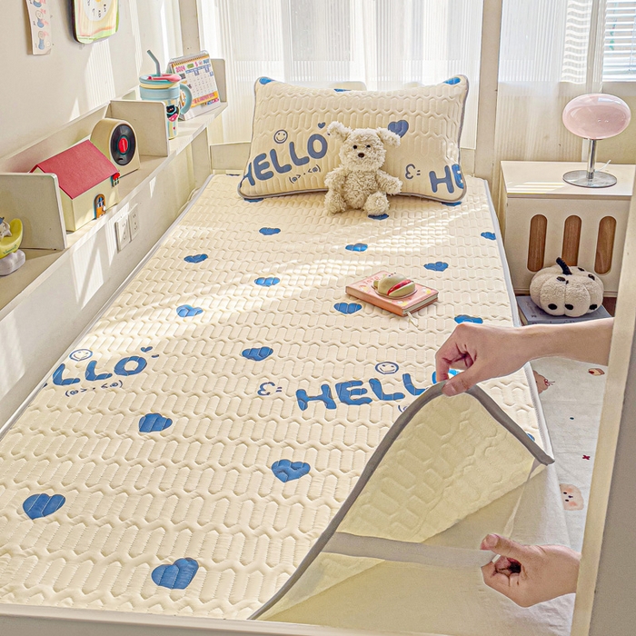 91家纺网 家纺一手货源 找家纺 富馨莱 2025新款A类凉感丝空气纤维凉席学生款 蓝色梦幻