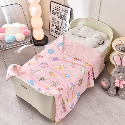 嗨生活_2025年爆款 A类冰豆豆凉感丝被 儿童夏被 幼儿园被 直播 团购首选_1477 萝卜女孩