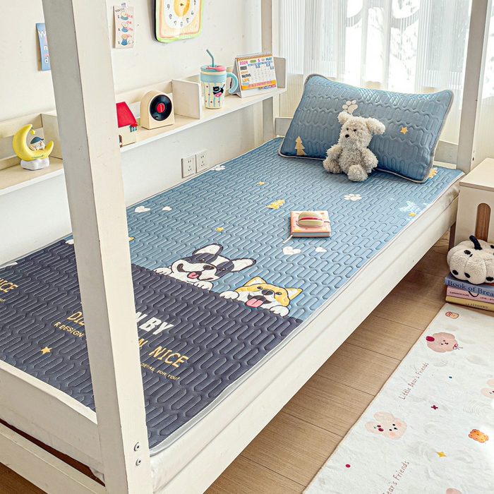 91家纺网 家纺一手货源 找家纺 富馨莱 2025新款A类凉感丝空气纤维凉席学生款 柯基