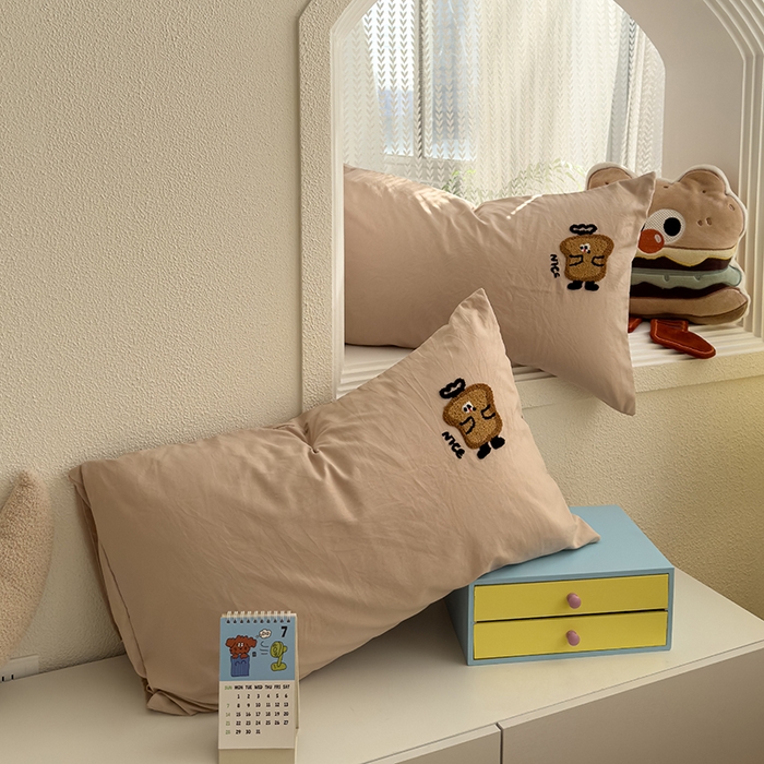 91家纺网 家纺一手货源 找家纺 曼谷家纺 2025新款软糯毛巾绣水洗棉床单床笠枕套纯色床单床笠枕套单品 吐司-奶茶