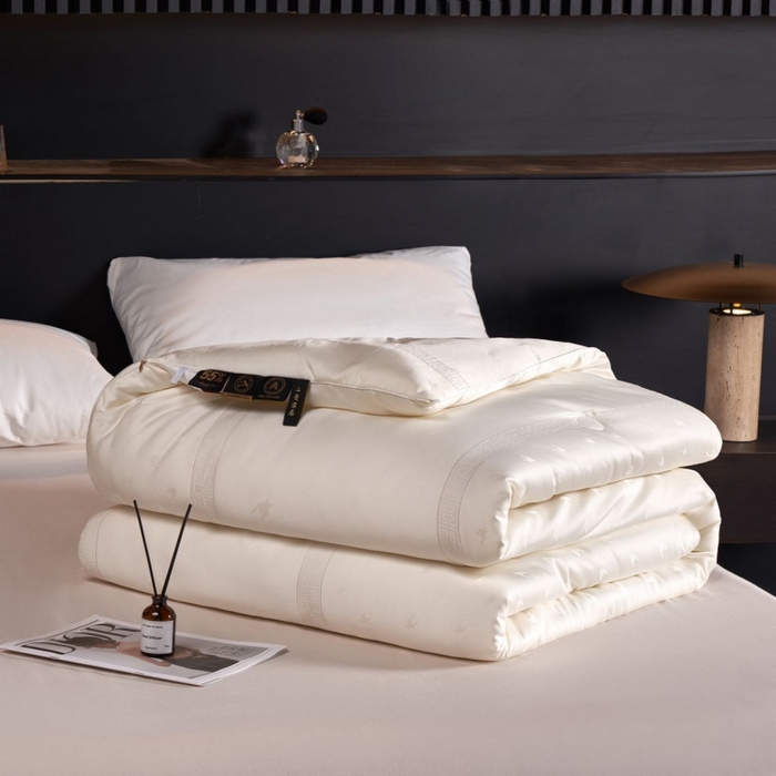 91家纺网 家纺一手货源 找家纺 朴罗 （ 原岚图）2025新款臻品欧式提花黄金大豆被被子被芯-千千阙歌 千千阙歌-米白