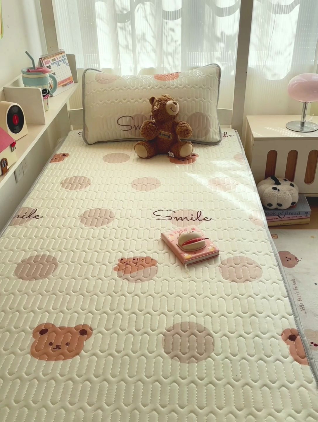 91家纺网 家纺一手货源 找家纺 富馨莱 2025新款A类凉感丝空气纤维凉席学生款 小熊仔