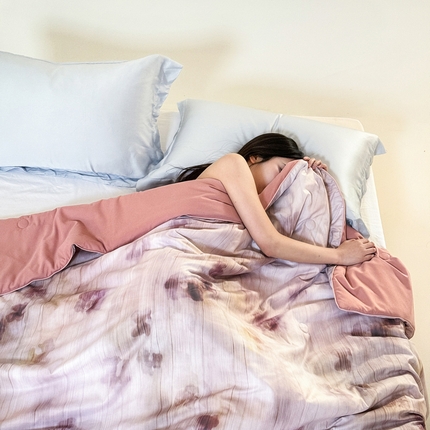 2025新款仿色织提花数码印花轻奢风水洗棉夏被 琉璃雨-红