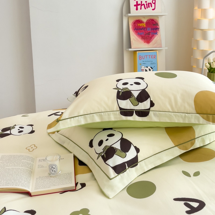 91家纺网 家纺一手货源 找家纺 铭博家纺 新款直播爆款网红全棉四件套13070印花吊边一字绣纯棉被套工艺款 呆萌熊猫