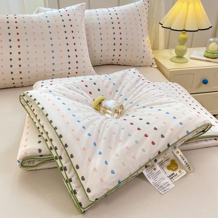 91家纺网 家纺一手货源 找家纺 恋之巢家纺 2025新款凉感针织印花夏凉被 爱心；软糯款