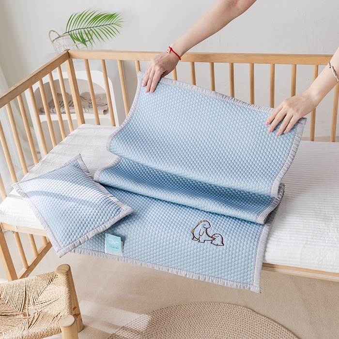 91家纺网 家纺一手货源 找家纺 丹兰 2025新款可定做婴童凉席凉豆豆冰丝席竹席儿童藤席幼儿园午睡席子 凉豆恐龙-蓝