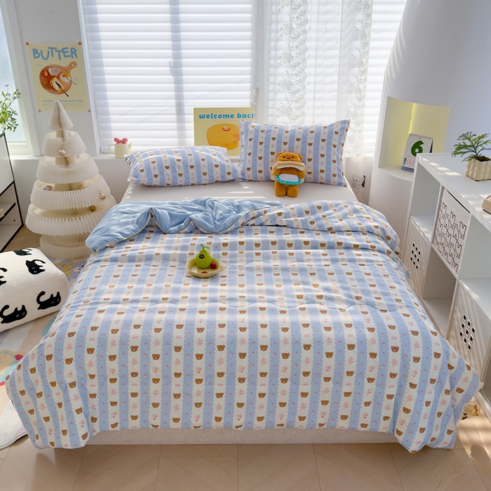 91家纺网 家纺一手货源 找家纺 弗苓家纺 2025新款A类皱皱纱印花夏被 泰迪熊