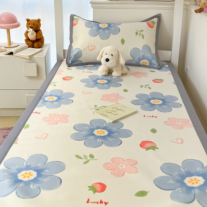 91家纺网 家纺一手货源 找家纺 川悦生活2025新款600D立体宽边印花冰丝席学生床 blue奶花-米白