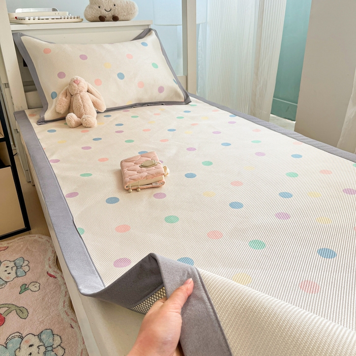 91家纺网 家纺一手货源 找家纺 川悦生活2025新款小清新冰藤席学生款 彩物语