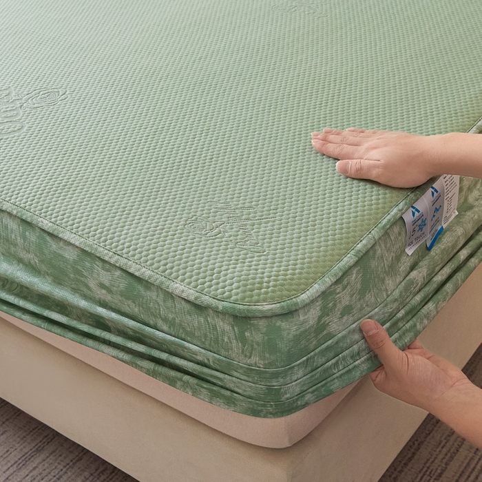 91家纺网 家纺一手货源 找家纺 鑫琪莱 2025新款5D立体雕花凉感豆豆冰丝席凉席席子系列 床笠款-玫瑰-果绿