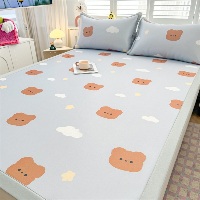 91家纺网 家纺一手货源 找家纺 雯豆2025春夏新款碳光冰丝席三件套A类凉感印花三明治凉席 碳光冰丝席-绑带款-布丁小昔-1