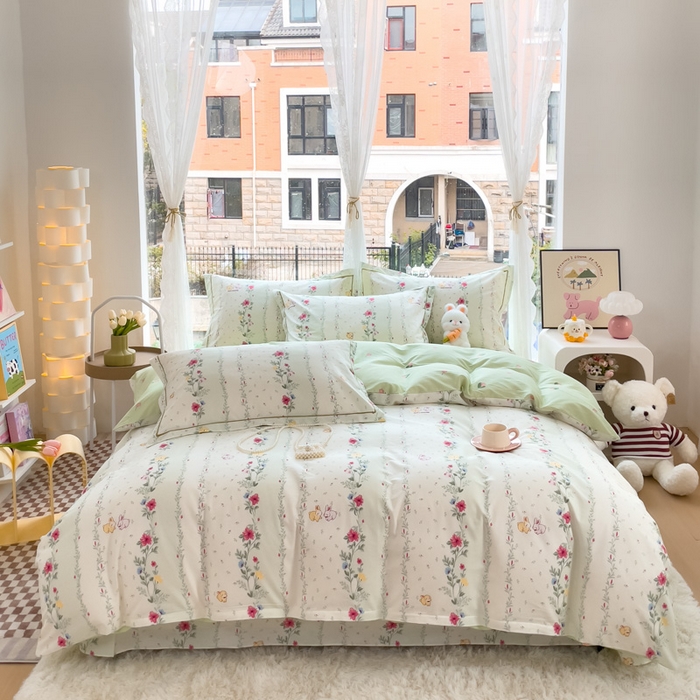 91家纺网 家纺一手货源 找家纺 铭博家纺 2025新款直播热款全棉吊边一字绣工艺款13070印花全棉单床单 淡雅花资