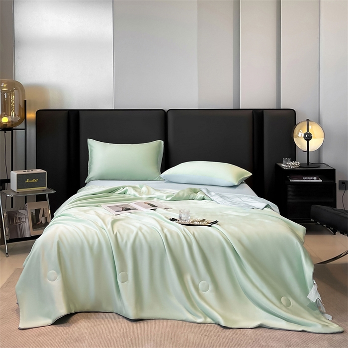 91家纺网 家纺一手货源 找家纺 雯豆天丝夏被纯色拼色A类莱赛尔凉感被子轻奢夏凉被子四件套 洛神珠-浅艾绿+天空蓝
