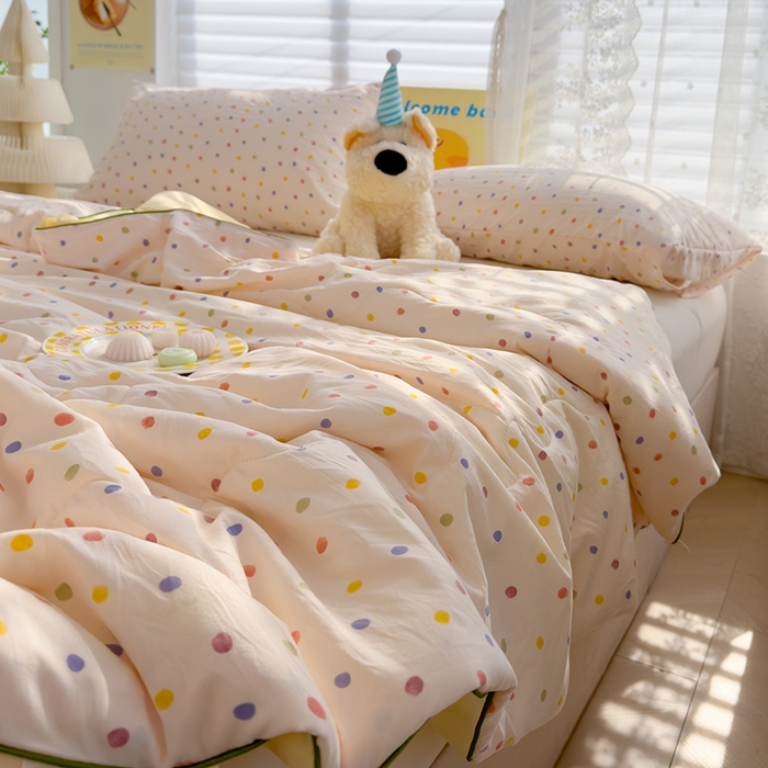 91家纺网 家纺一手货源 找家纺 弗苓家纺 2025新款A类皱皱纱印花夏被 奶油波点